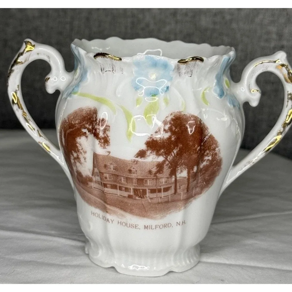 Holiday House Milford New Hampshire 2 Handled Souvenir‎ Vase Weimar Germany